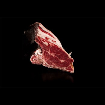 Costata-di-incrocio-Angus-allevato-in-Piemonte